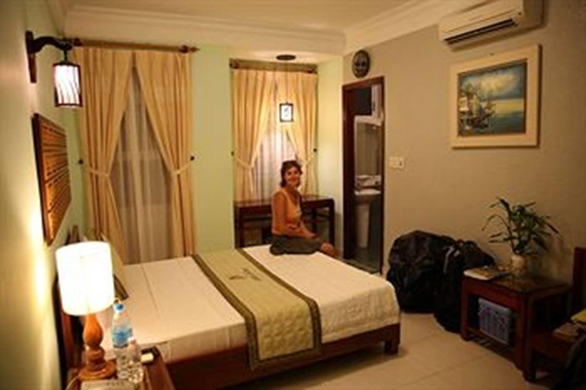 โรงแรมอะมิโก้ เว้ ภายนอก รูปภาพ